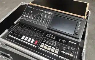 Roland VR-50HD in flightcase