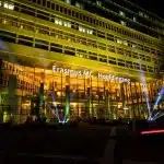 LightTheSky ingang Erasmus Medisch Centrum Rotterdam Lichtstralen in de lucht